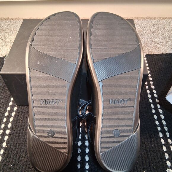 Naot Women's Suede Mary Jane Size 41 US (10-10 1/2) - Picture 14 of 15